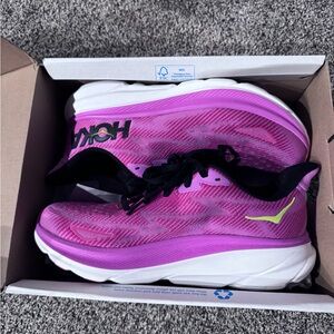 HOKA Clifton 9 ladies running shoe